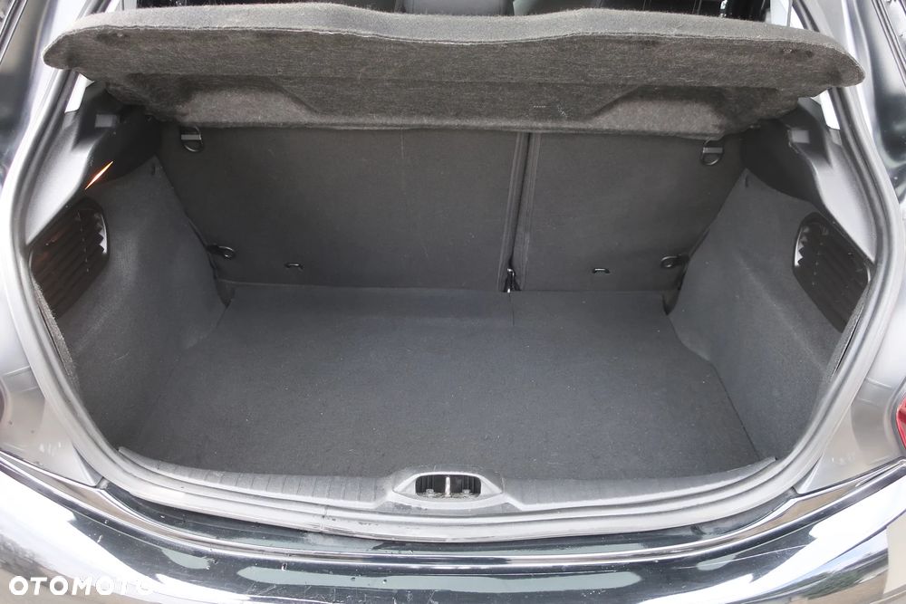 Peugeot 208 - 13