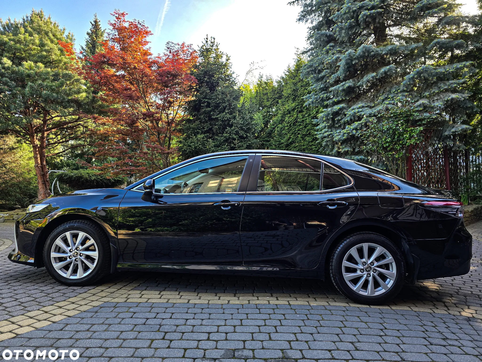 Toyota Camry - 4