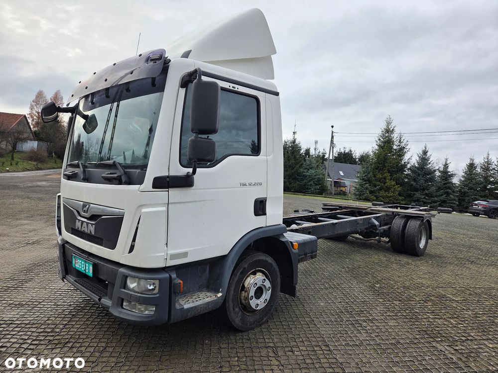 MAN TGL 12 220 - 2
