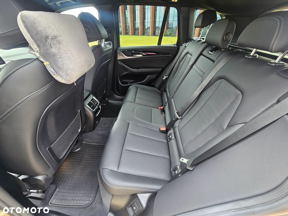 BMW iX3 80kWh Impressive - 14