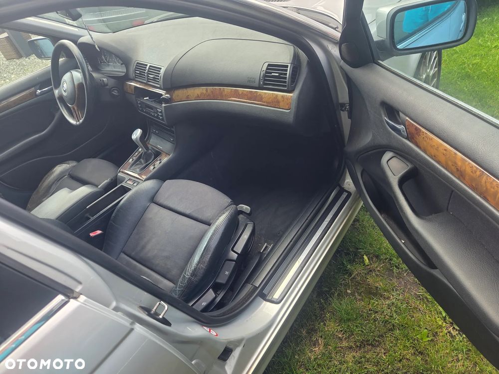 BMW Seria 3 325i Edition Sport - 13