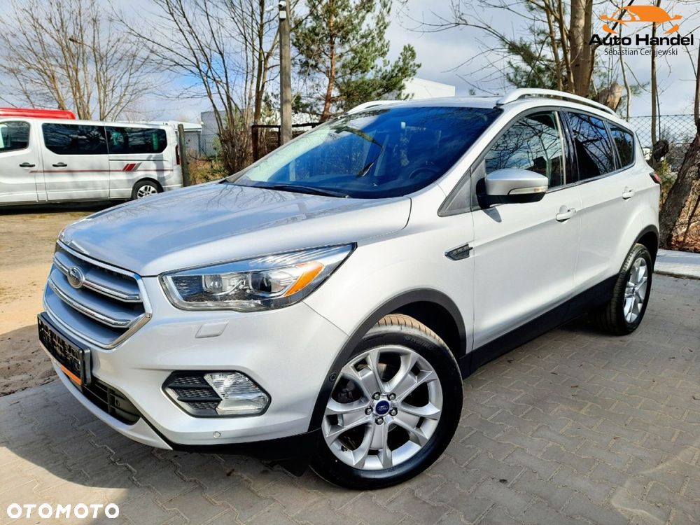 Ford Kuga 1.5 EcoBoost 2x4 Titanium - 3