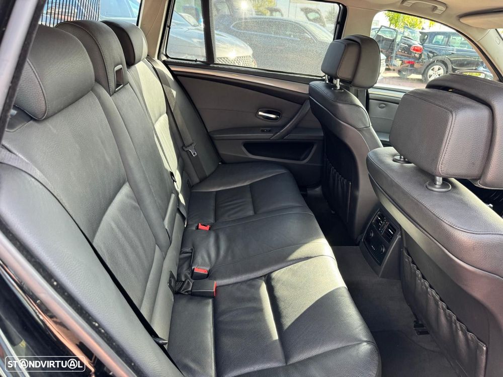 BMW 520 d Touring Executive - 48