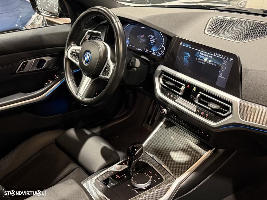 BMW 330 e Pack Desportivo M Auto - 27