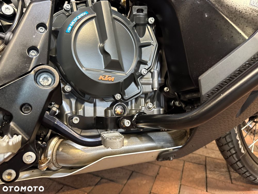 KTM Adventure - 25
