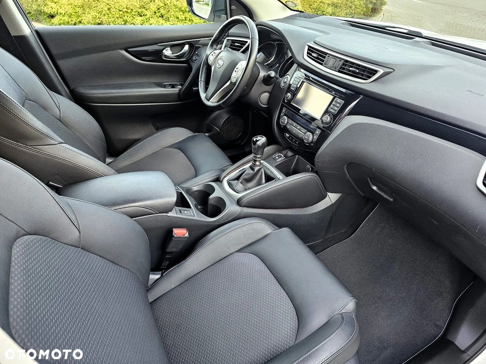 Nissan Qashqai 1.6 DIG-T Tekna - 25
