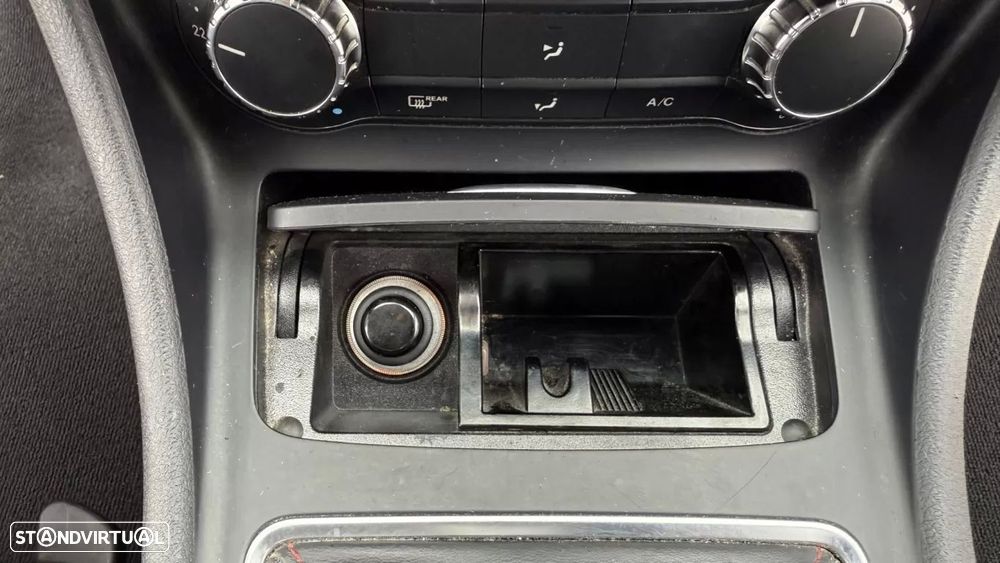 Mercedes-Benz GLA 180 CDI AMG Line - 31