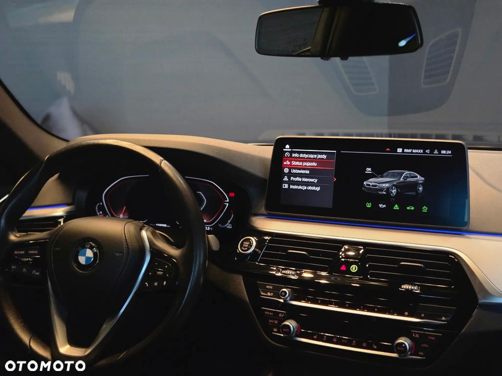 BMW Seria 5 520d xDrive MHEV - 17