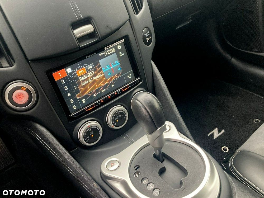 Nissan 370 Z - 22