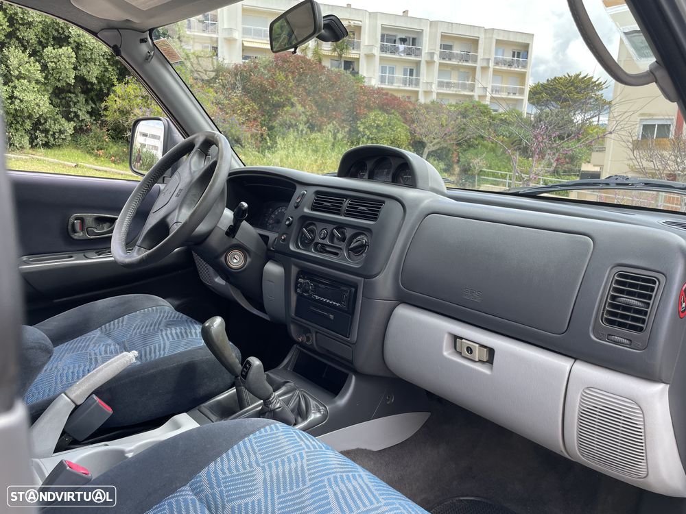 Mitsubishi Pajero Sport 2.5 TD GLS - 11