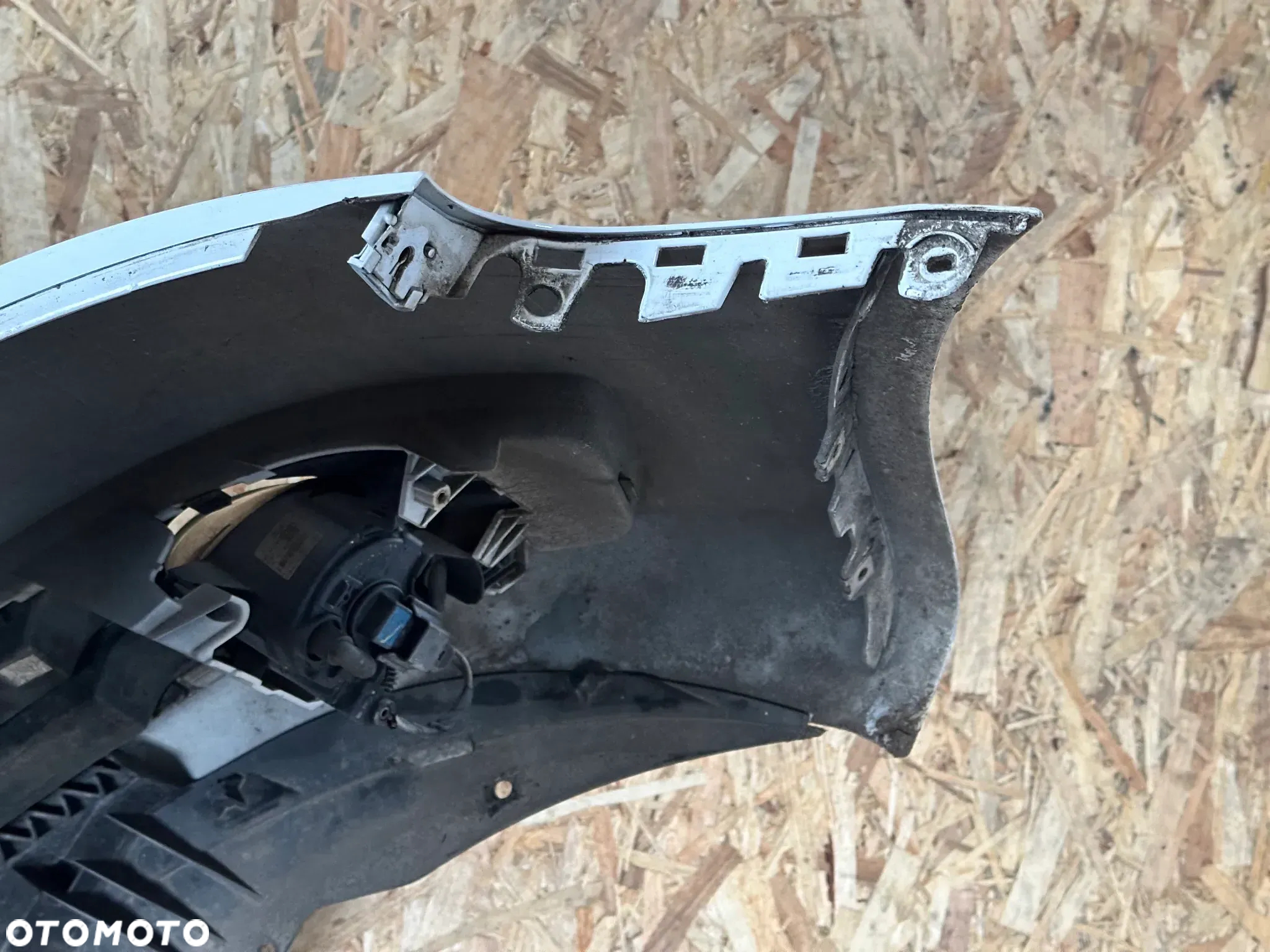 ZDERZAK PRZEDNI AUDI A3 8P 08-12 LY9C - 7