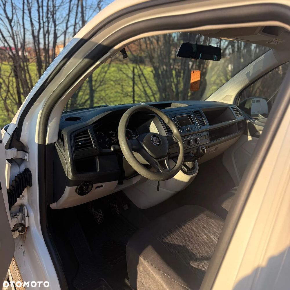 Volkswagen Multivan - 10