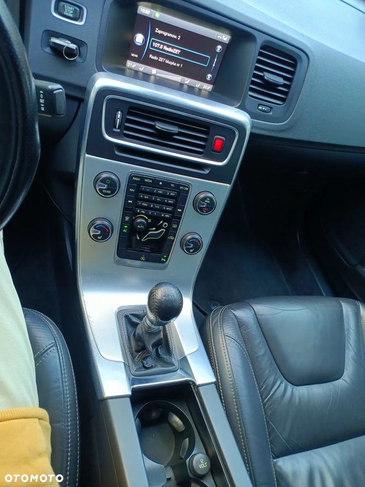 Volvo S60 D4 R-Design - 16