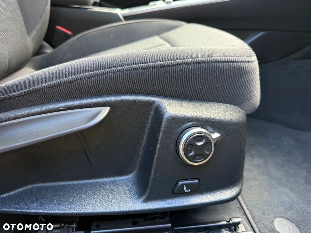 Audi A4 Avant 2.0 TDI quattro sport - 20