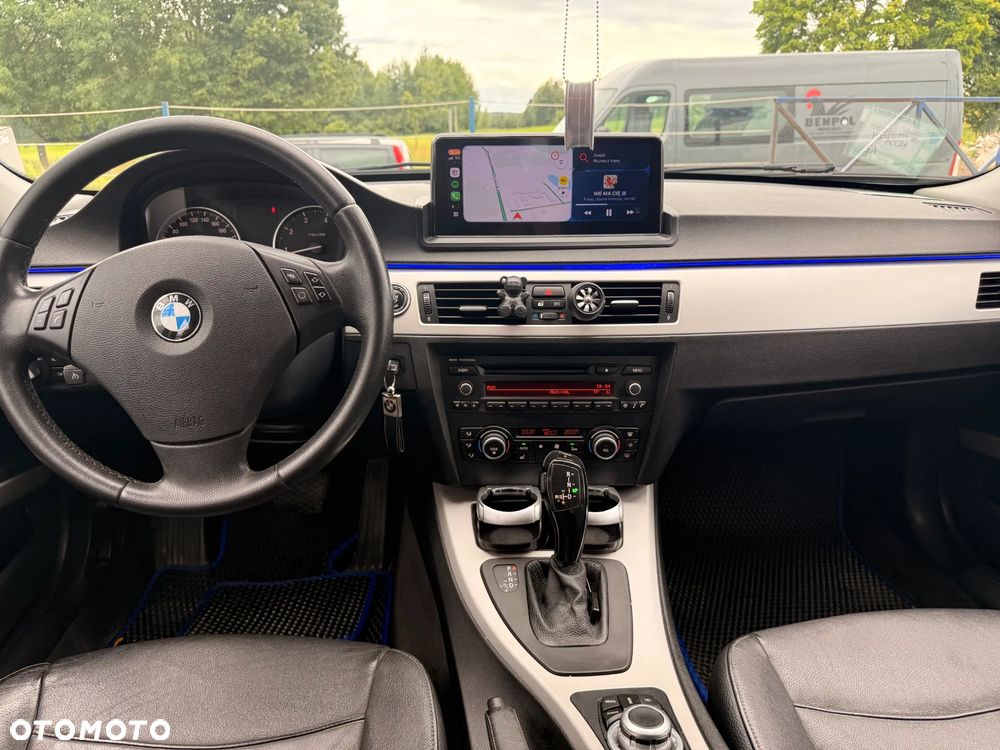 BMW Seria 3 318i - 8