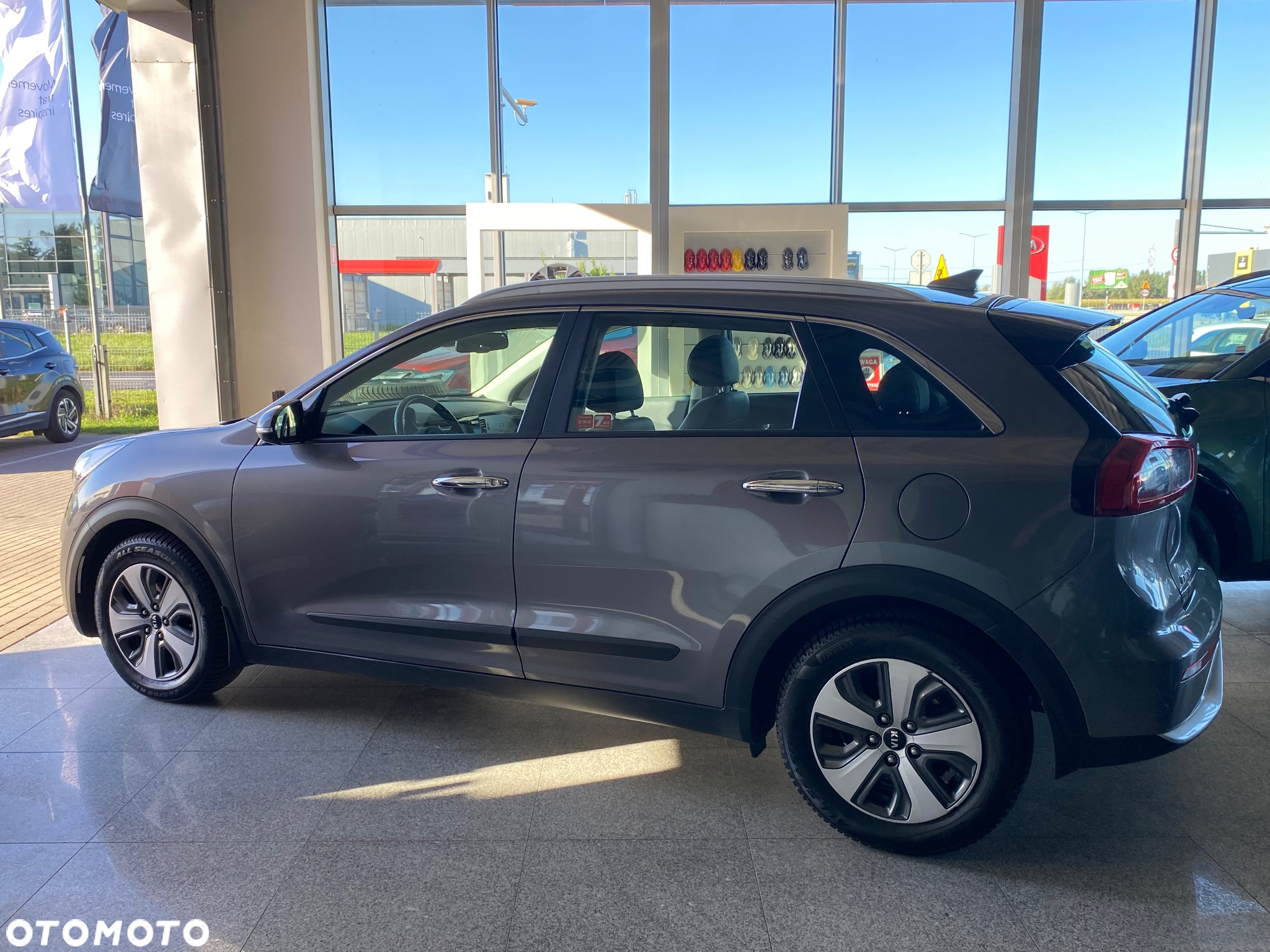 Kia Niro 1.6 GDI Hybrid L - 2