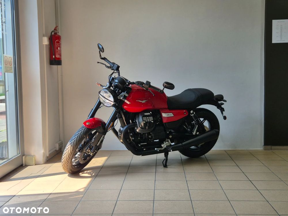 Moto Guzzi V7 - 2