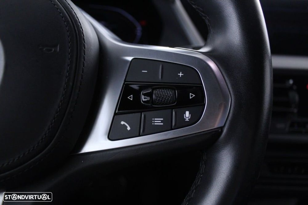BMW 116 d Pack Desportivo M Auto - 23