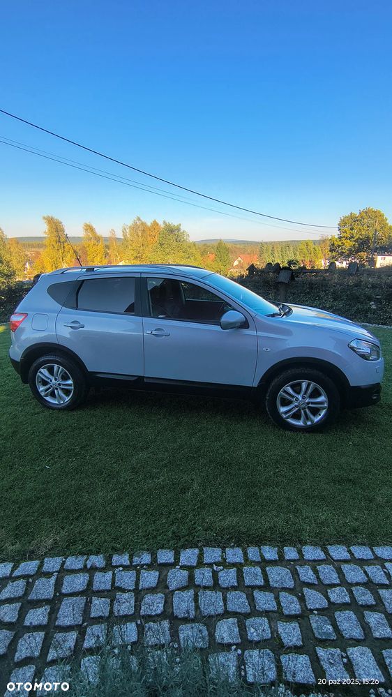 Nissan Qashqai 2.0 dCi 4x4 Tekna Premium - 4