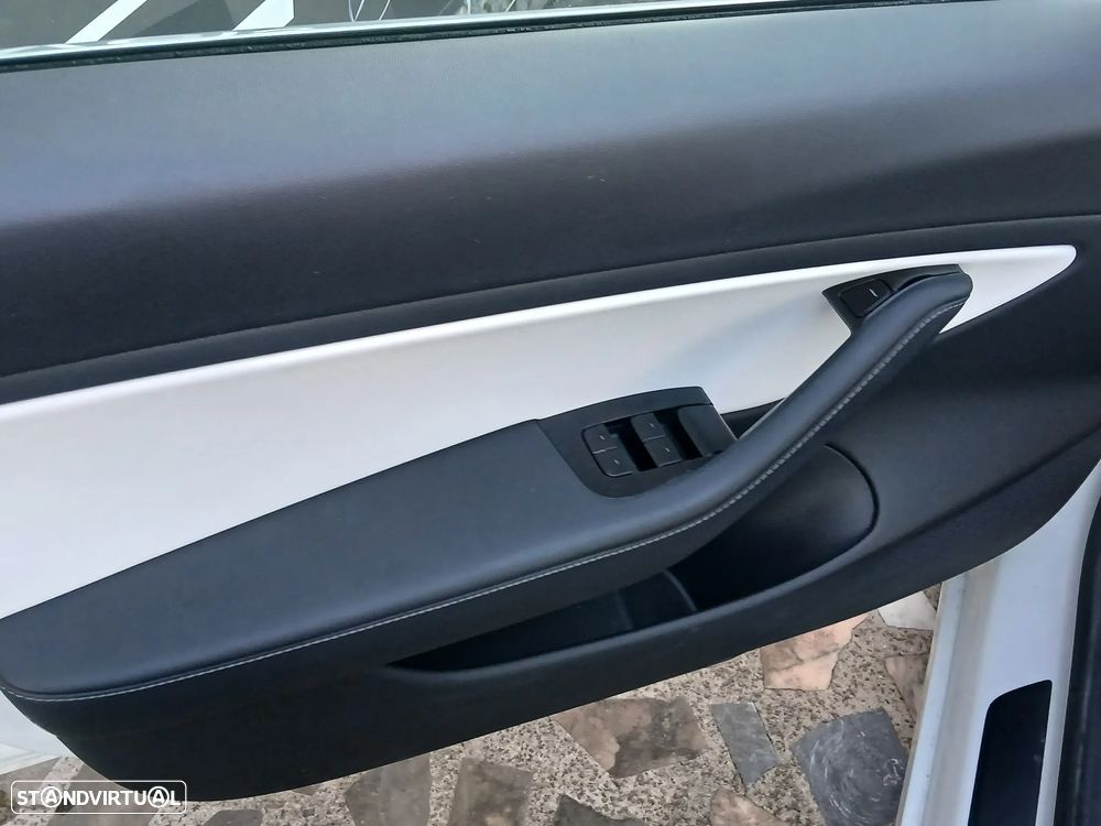 Tesla Model 3 Long Range AWD Dual Motor - 26