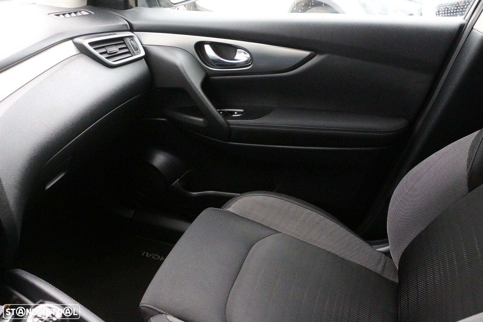 Nissan Qashqai 1.5 dCi N-Connecta - 20