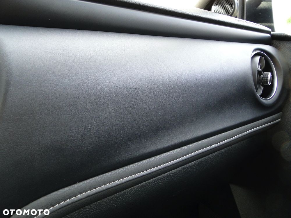 Toyota Auris 1.6 Premium - 35