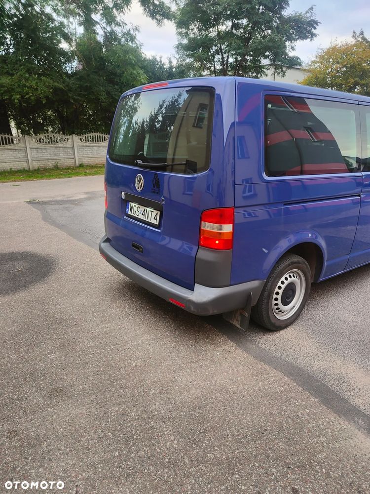 Volkswagen Caravelle - 8