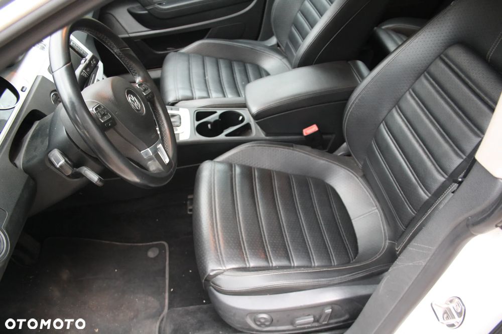 Volkswagen Passat - 10
