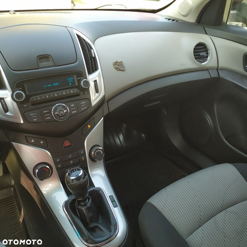 Chevrolet Cruze 1.7 D LT+ - 9