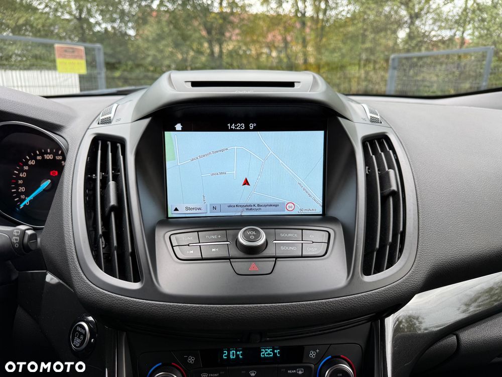Ford Kuga 1.5 EcoBoost 2x4 Titanium - 16