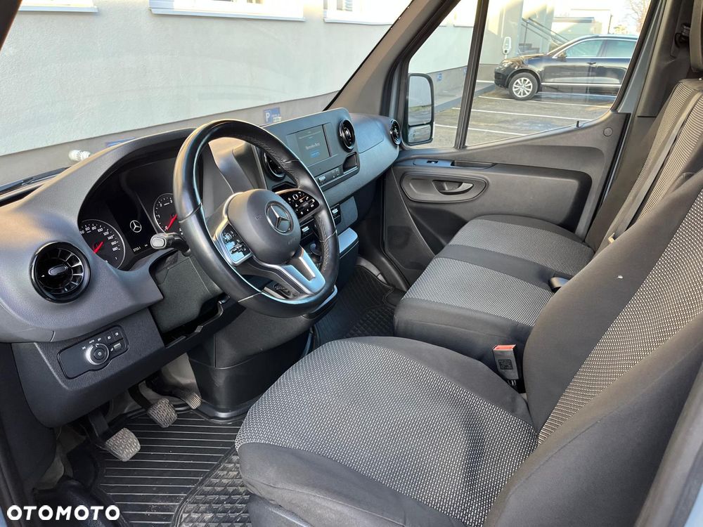 Mercedes-Benz Sprinter - 10