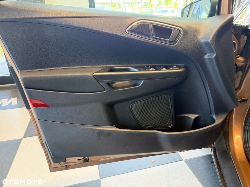 Ford B-MAX - 17
