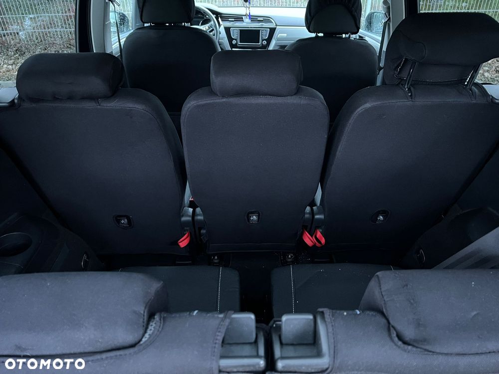 Volkswagen Touran 1.6 TDI SCR BlueMotion Technology Comfortline - 15