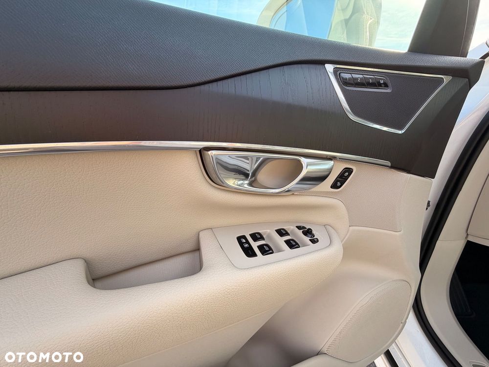 Volvo XC 90 T5 AWD Momentum 7os - 11