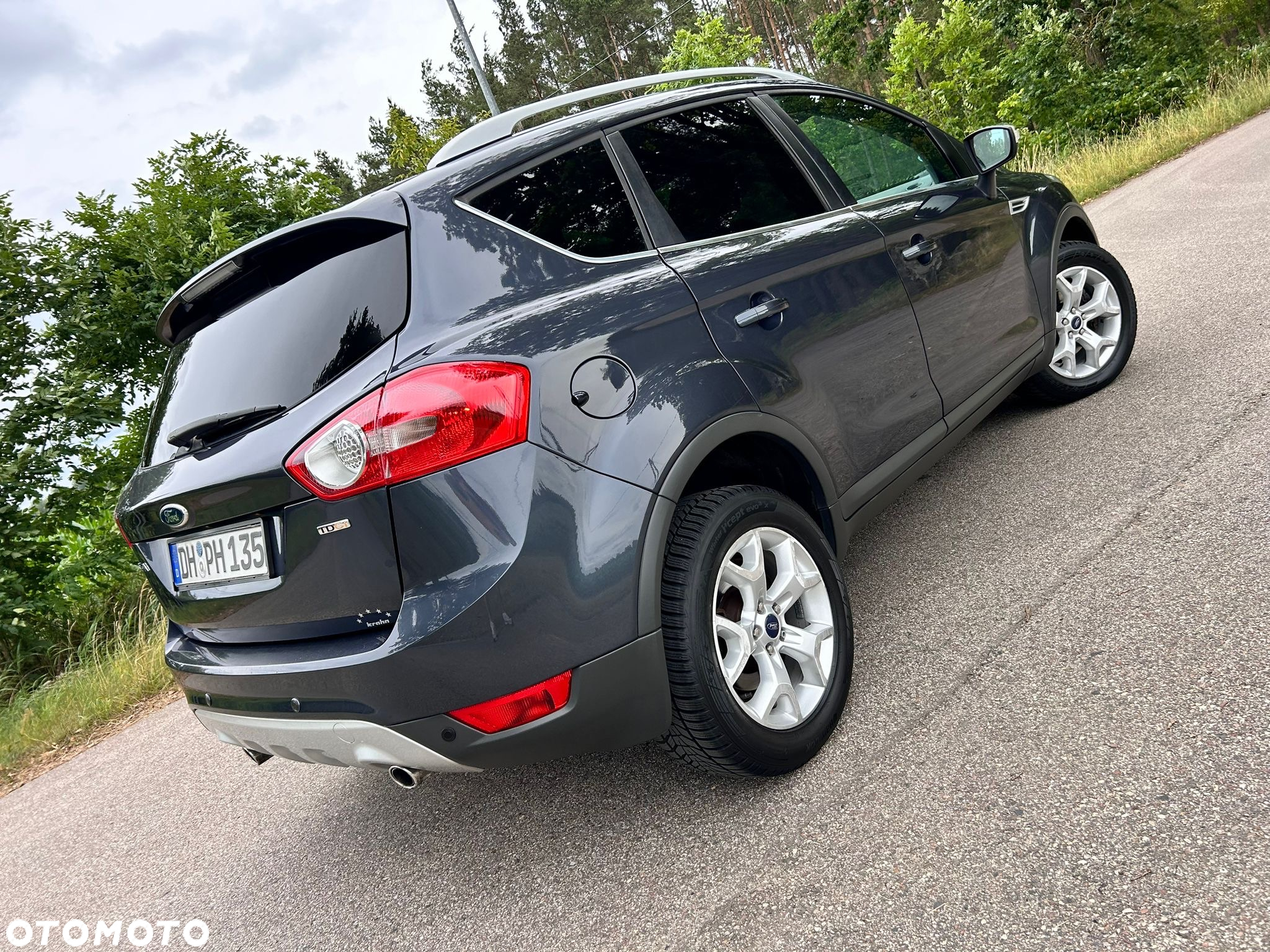 Ford Kuga 2.0 TDCi 2x4 Titanium - 8