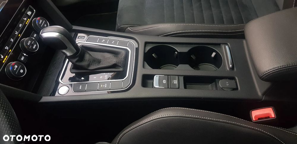 Volkswagen Passat - 19