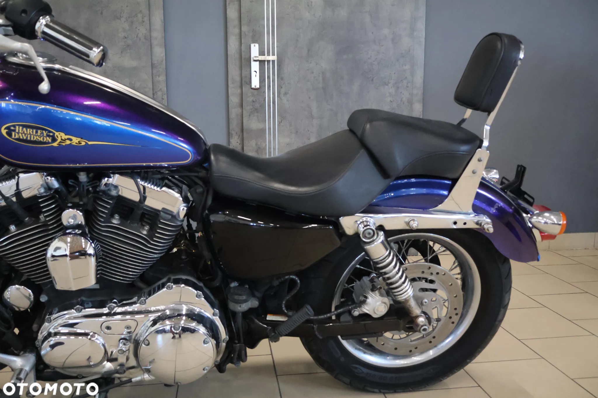 Harley-Davidson Sportster Custom 1200C - 15