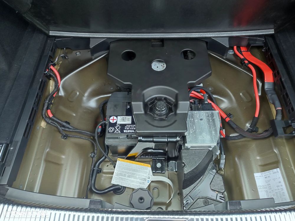 Audi A4 Avant 30 TDI S line S tronic - 27
