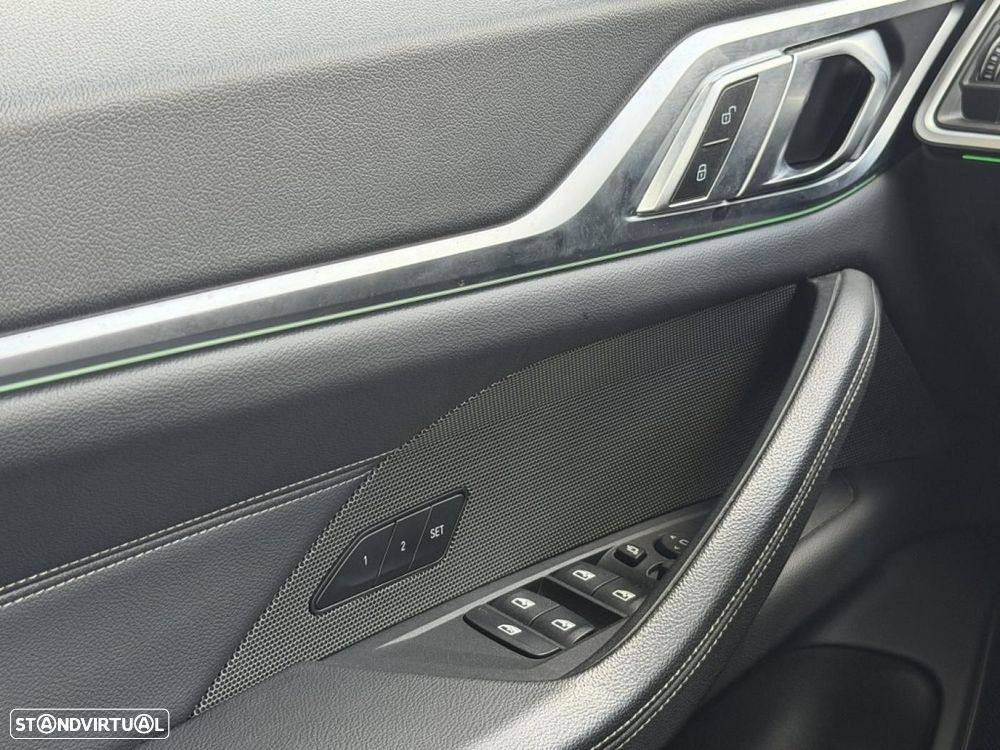BMW i4 eDrive40 Edição Desportiva M - 24