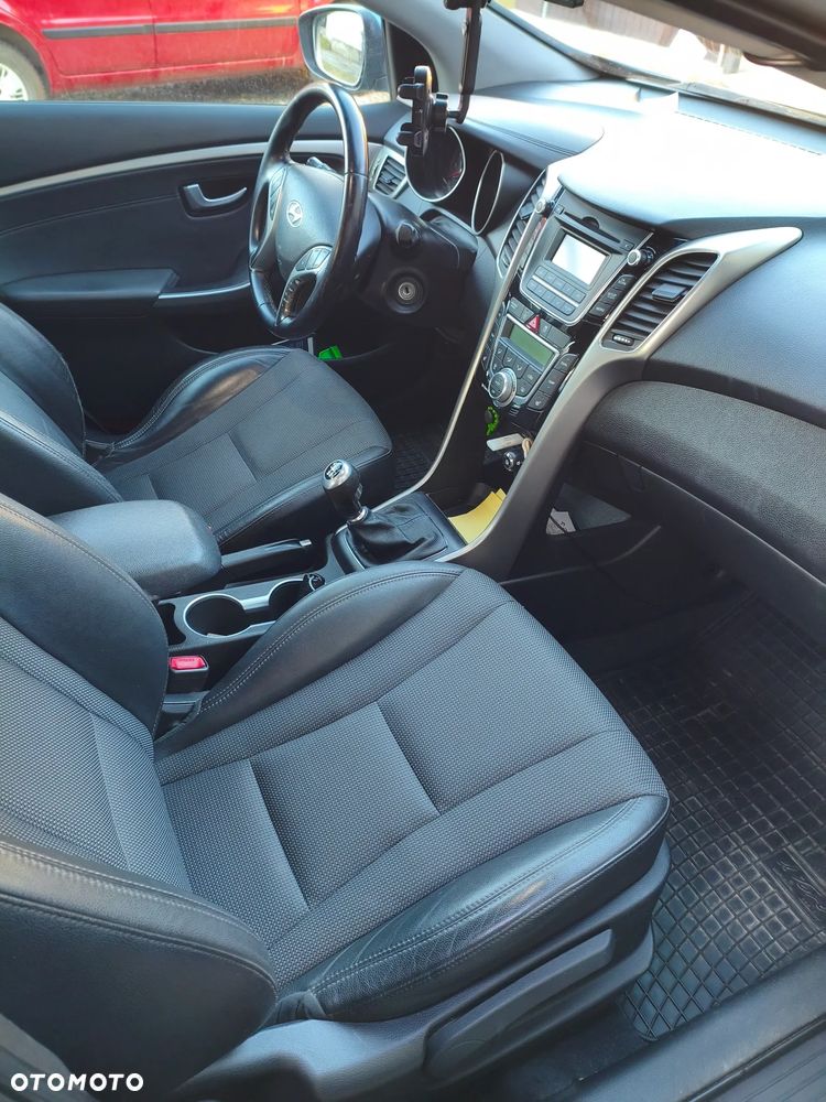 Hyundai i30 i30cw 1.4 Intro Edition - 6