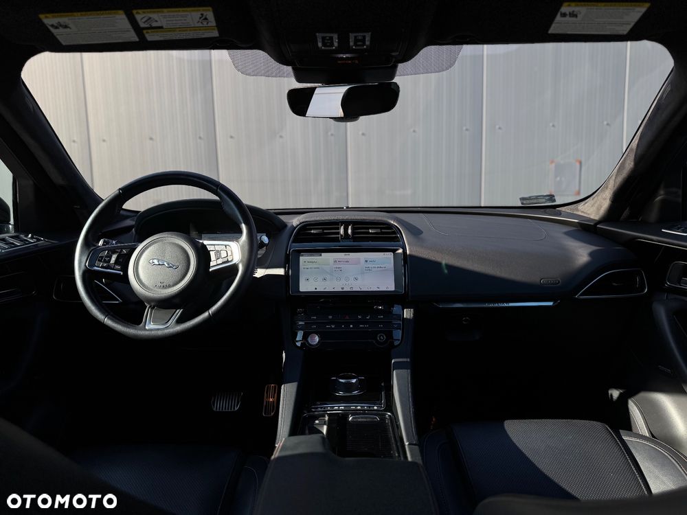 Jaguar F-Pace 30t AWD Prestige - 30