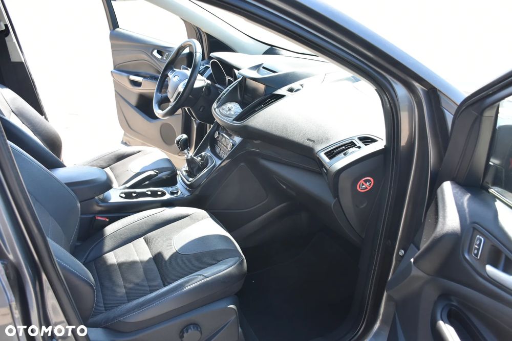 Ford Kuga 2.0 TDCi 4x4 Titanium - 15