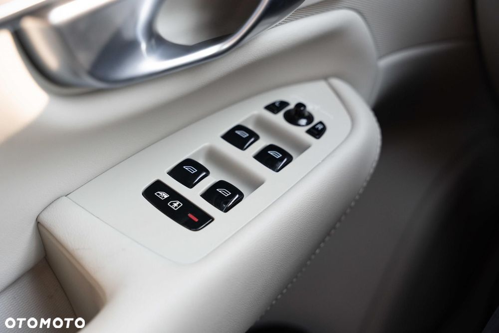 Volvo XC 90 - 29