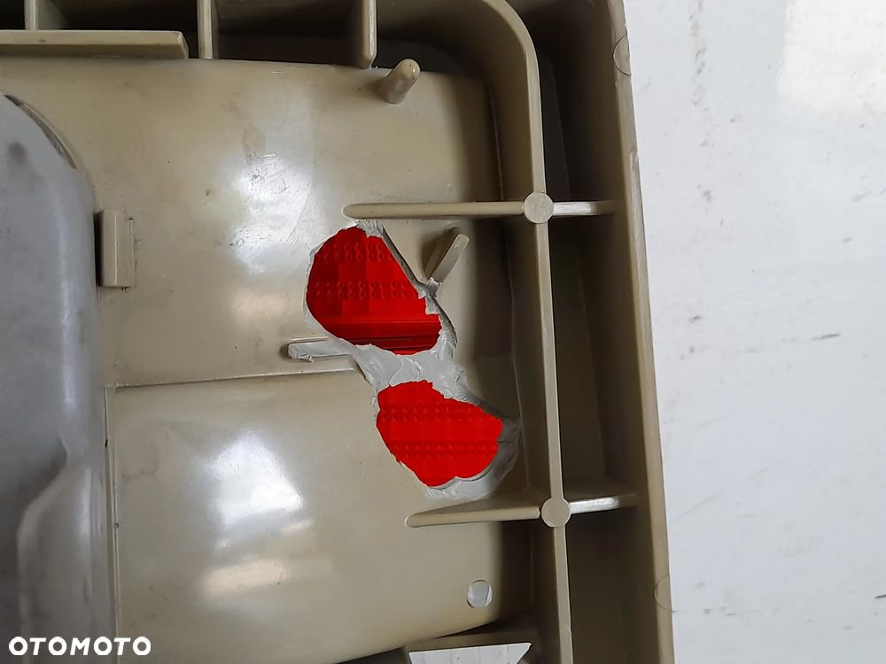 Lampa prawy tył Ford Escort MK3 81AG13A602DA - 8