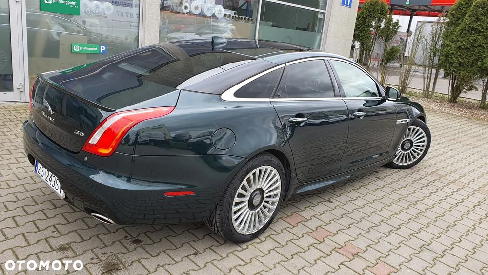 Jaguar XJ - 9