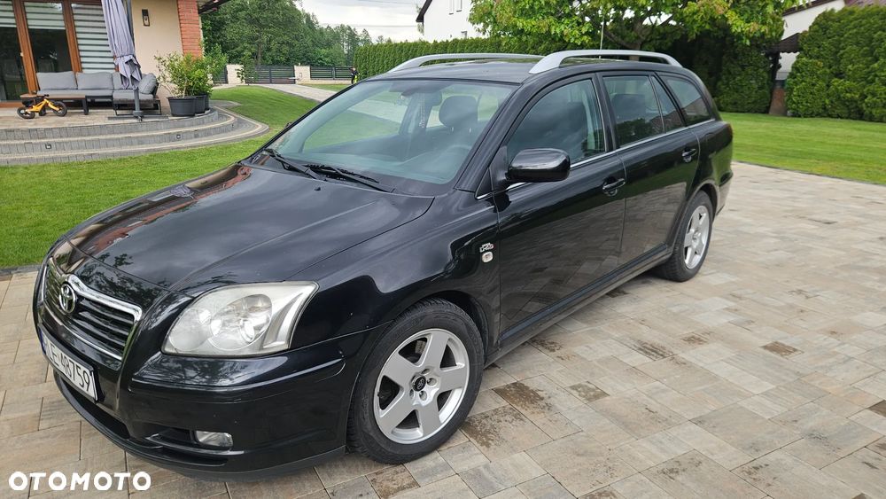 Toyota Avensis - 1
