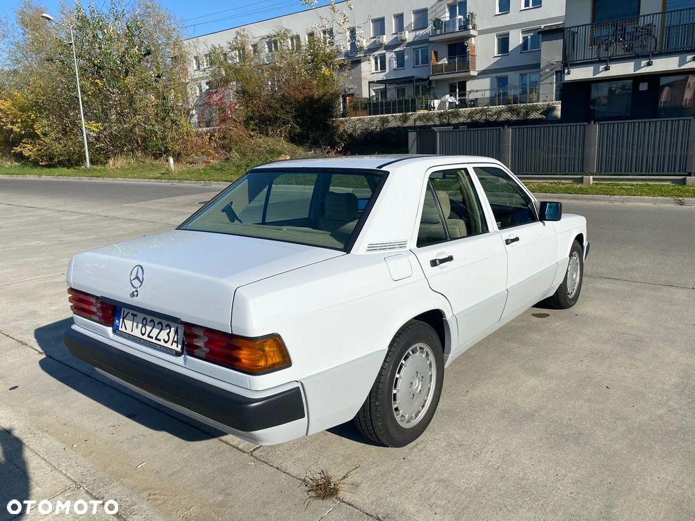 Mercedes-Benz W201 (190) - 5