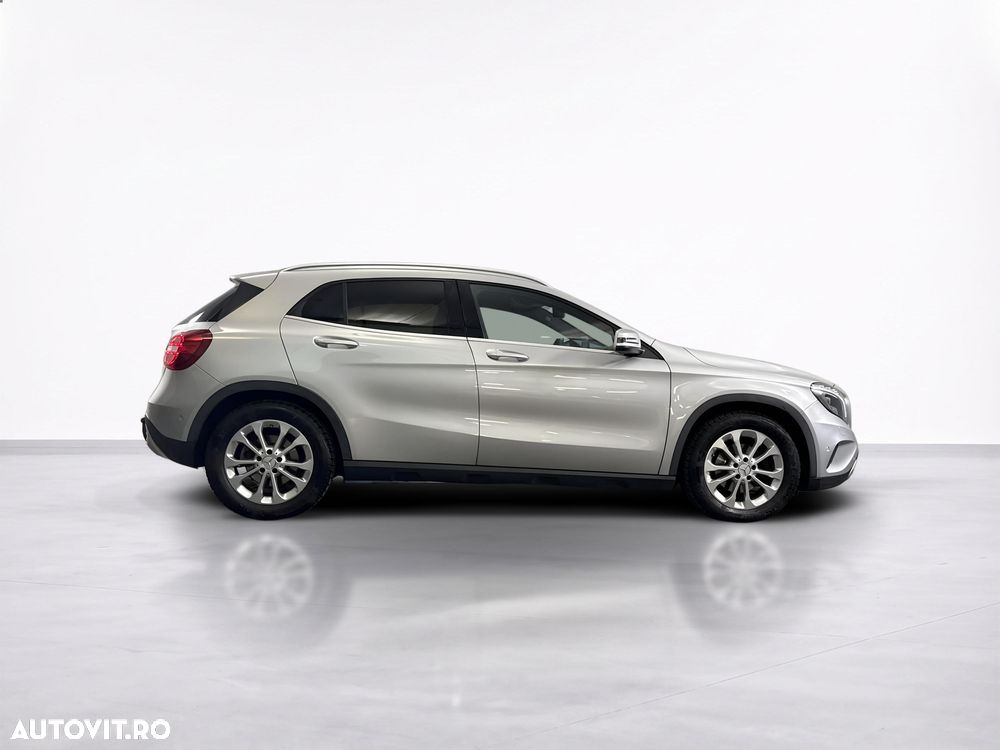 Mercedes-Benz GLA 220 d Aut. - 7