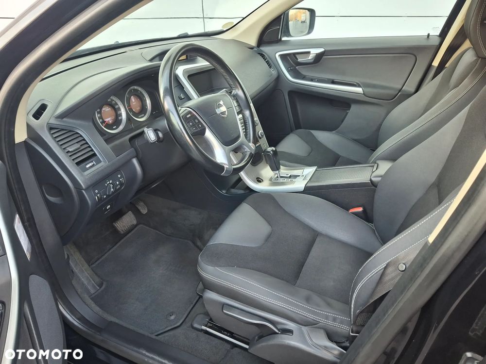 Volvo XC 60 D3 Momentum - 24