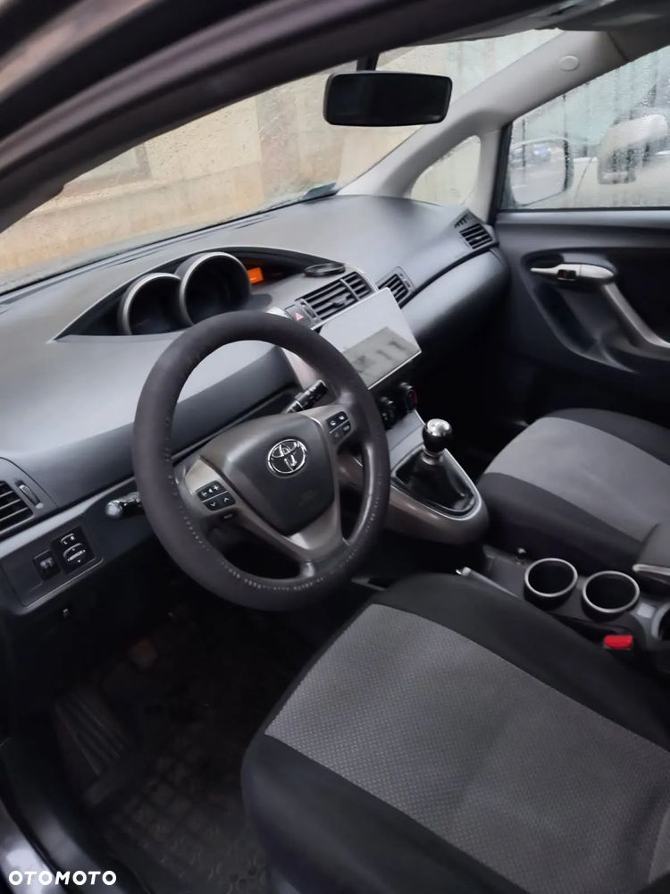 Toyota Verso 2.0 D-4D Sol - 4